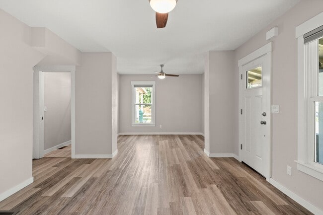 Building Photo - Charming 3 Bedroom/1 Bath Jennings Lodge home