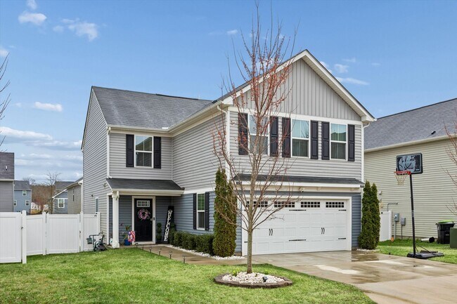 Building Photo - 4 Bedroom / 2.5 Bathroom - Marquis Hills
