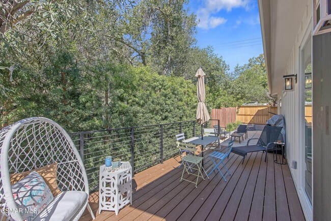 Building Photo - 313 Raymond St