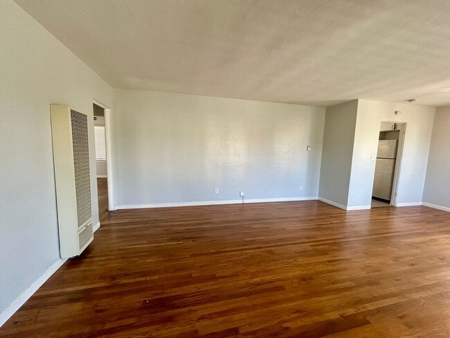 Building Photo - 3 Bedroom Charmer in the Heart of Pacific ...