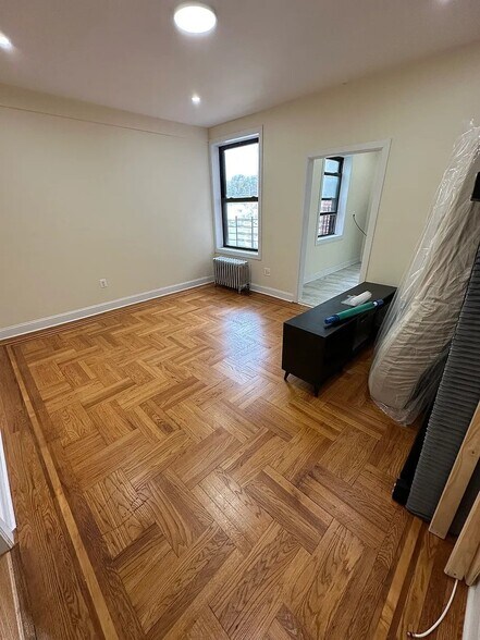 Building Photo - 541 Bronx River Rd