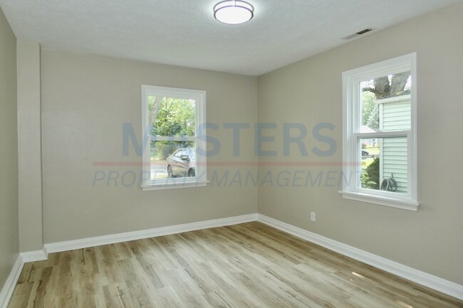 Building Photo - 5133 Adella St