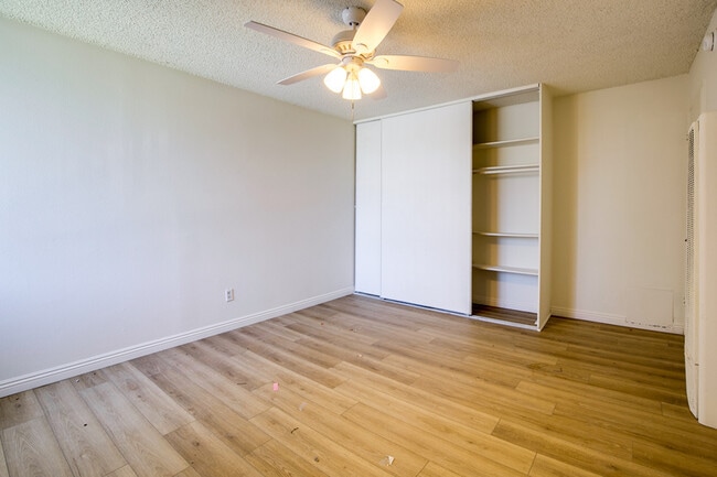 Building Photo - 5452 Corteen Pl