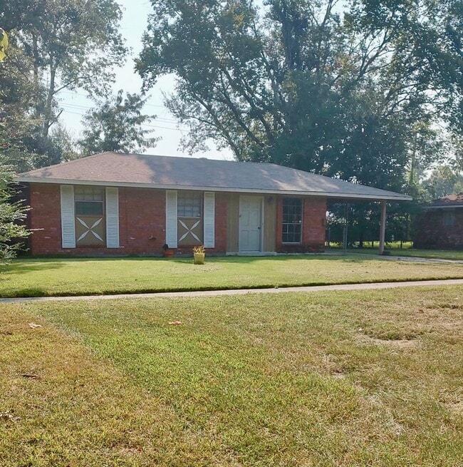 Primary Photo - 3BD/1BA House on Cedarcrest Ave. in Baton ...