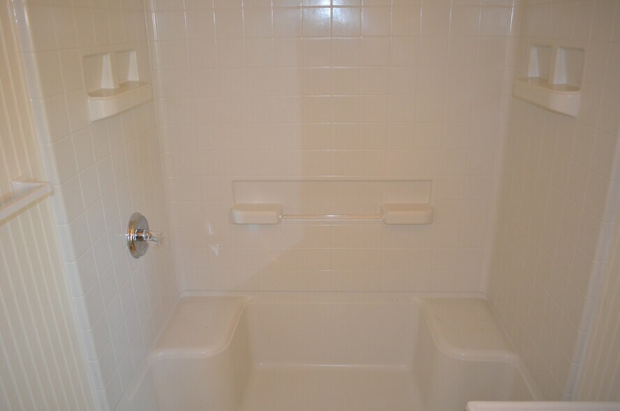 Building Photo - 5144 Washington Rd