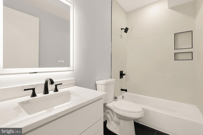 Building Photo - 3215 Mt Pleasant St NW
