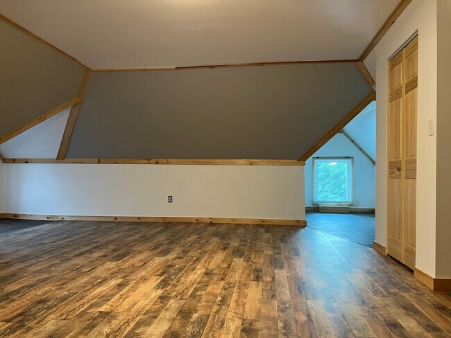 Bedroom 3/Loft - 402 Brandon St