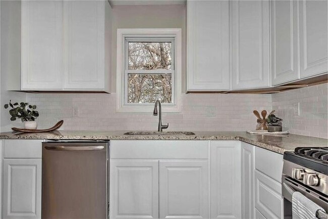 Building Photo - Fantastic 3bd/1.5ba home! Let yourself in!