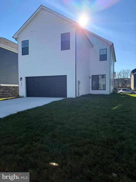 Building Photo - 461 Hanson St