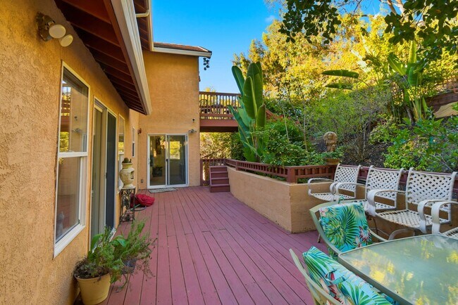 Building Photo - 9028 Burr St