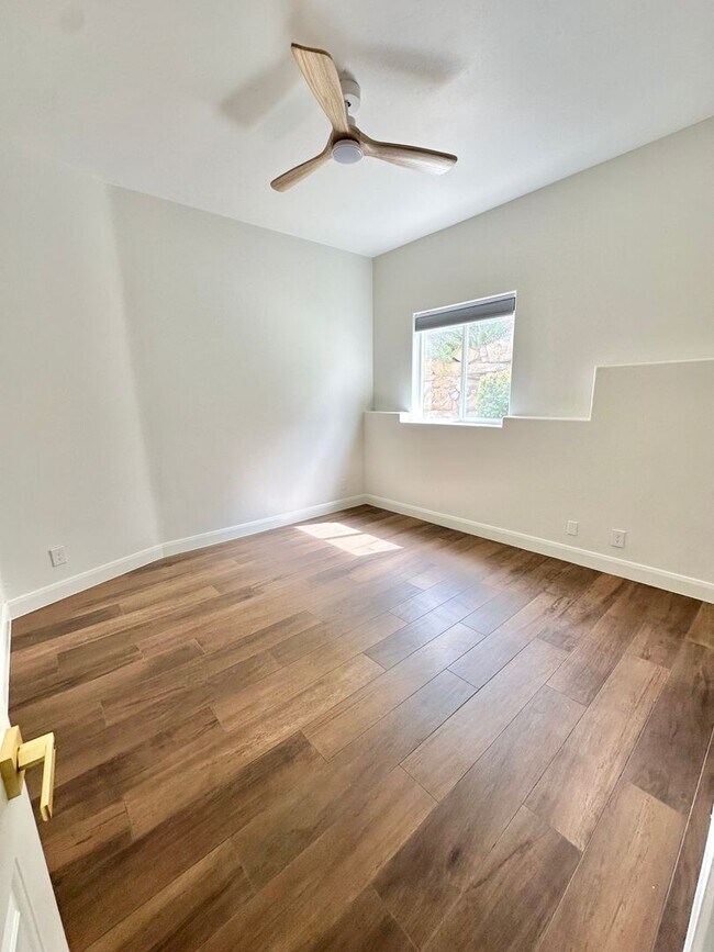Building Photo - Beautiful 3-bed 2 bath Home! VIEWS VIEWS V...