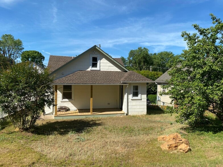 Back of House - 613 Blenheim Ave