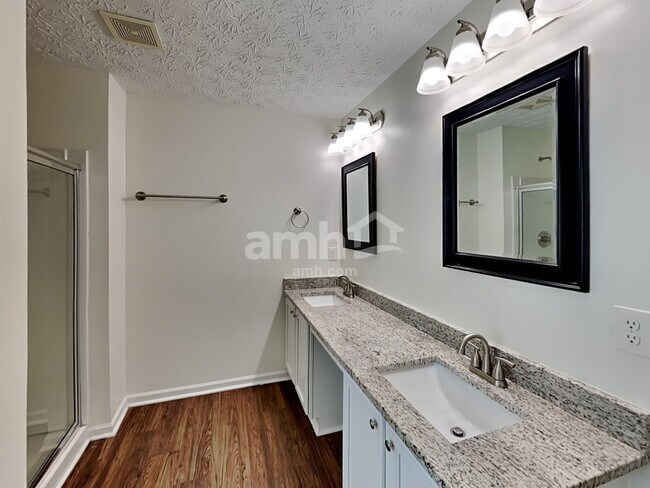 Building Photo - 169 Maxton Ave