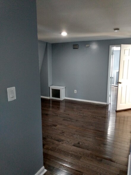 Building Photo - 497 Tremont Ave