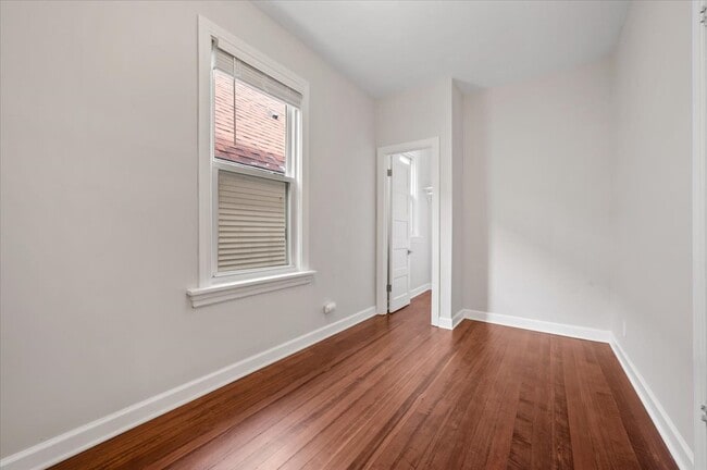 Building Photo - 2939 N Ashland Ave