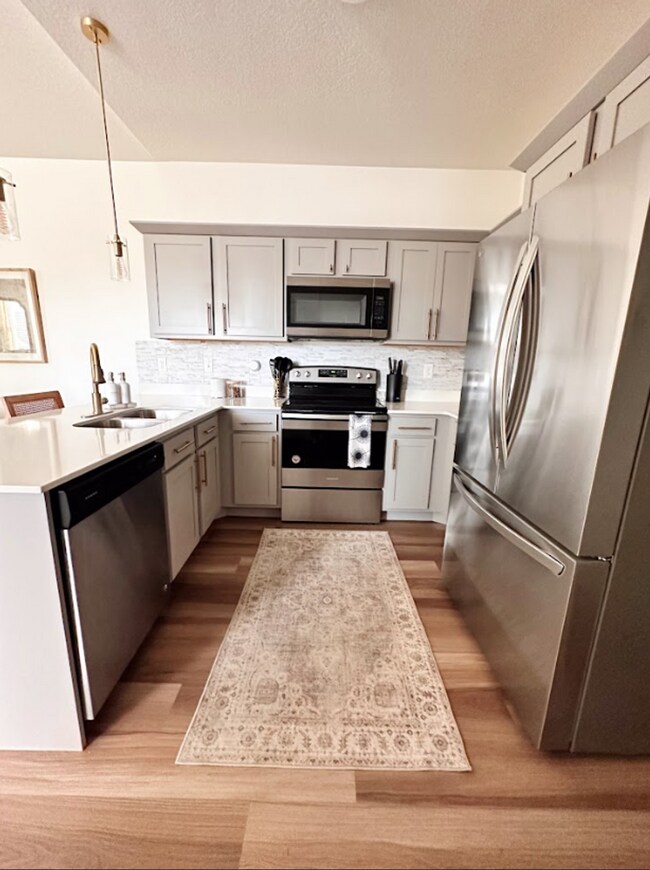 Primary Photo - Modern & Spacious 3-Bed, 2-Bath in Saratog...