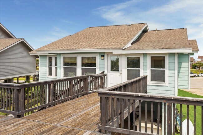 Building Photo - 1423 Mango Dr