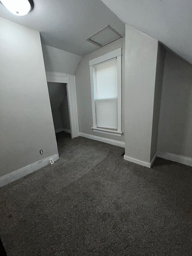 Building Photo - 1308 E 4th St
