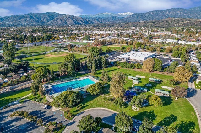 Building Photo - 3036 Knollwood Ave