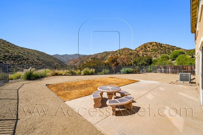 Building Photo - Spacious 4 Bed + Loft Home with 3-Car Garage in Lake Elsinore