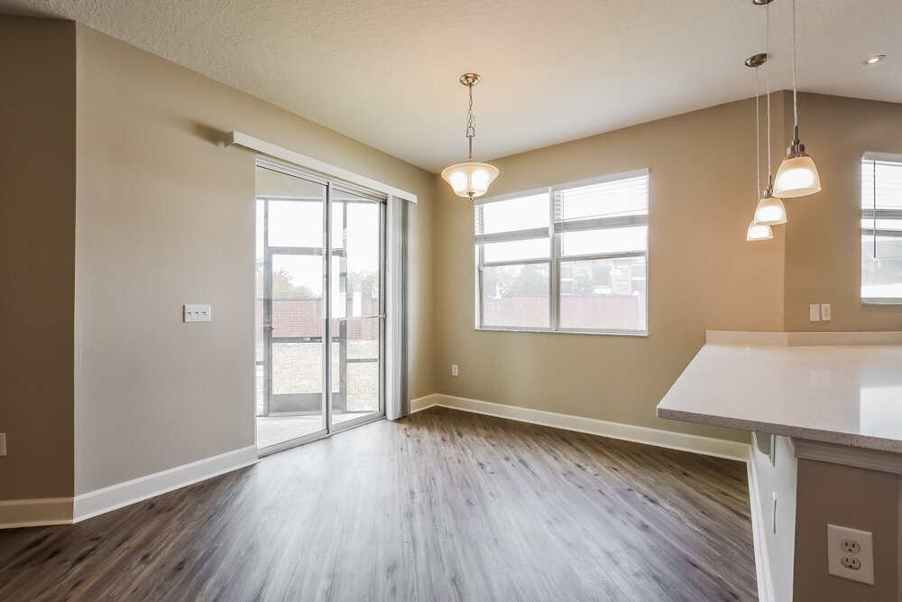 Building Photo - 13501 Laranja St