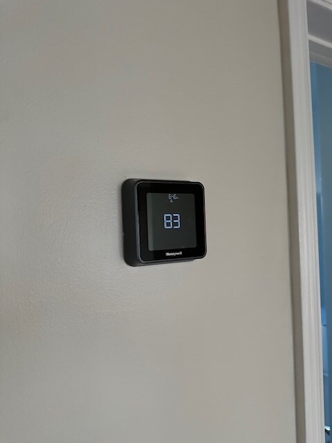 Thermostat - 11508 Leland Ave