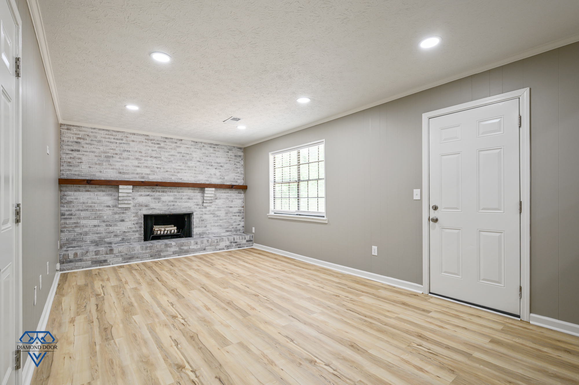 Building Photo - 4400 Chartley Ln