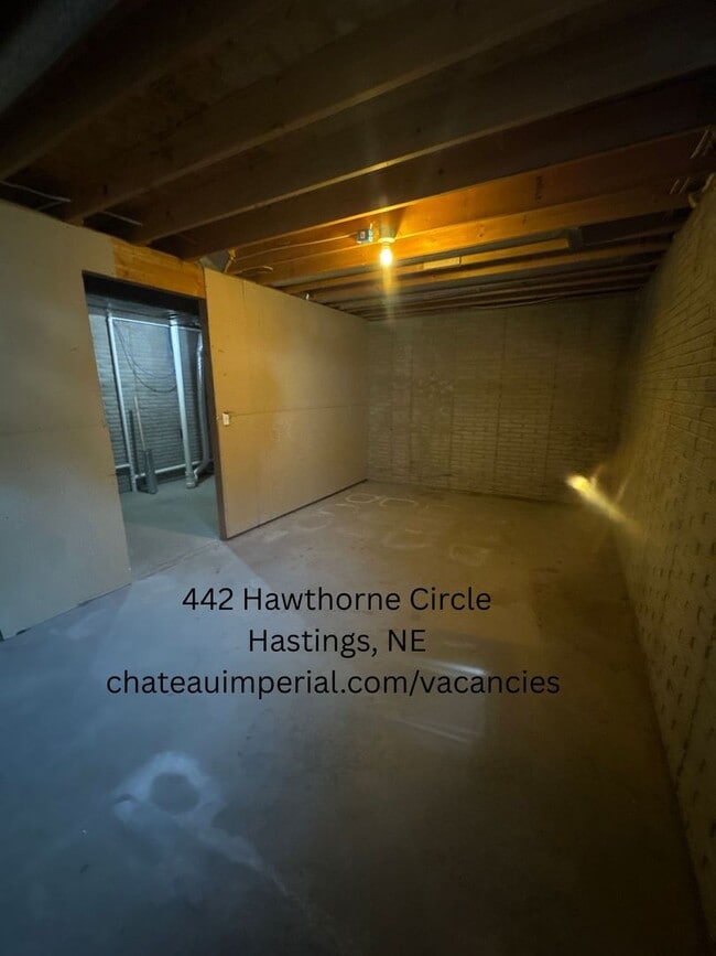 Building Photo - 434-446 Hawthorne Circle