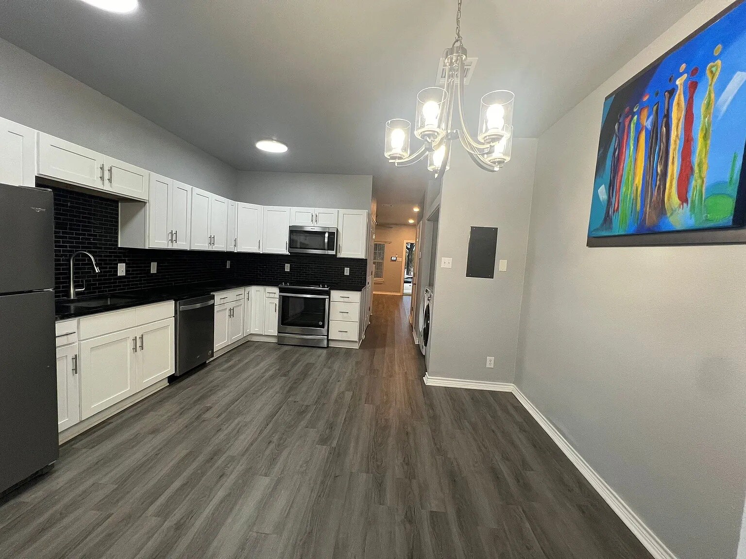 Building Photo - Room in Townhome on Magnolia Blossom St
