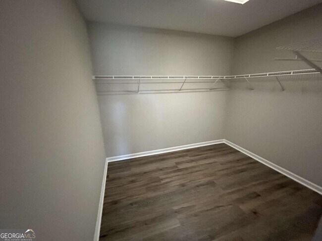 Building Photo - 118 Hidden Lake Cir