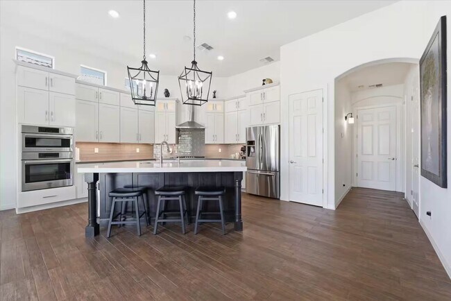 Building Photo - 6460 E Trailridge Cir