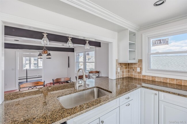 Building Photo - 33 Dock Dr