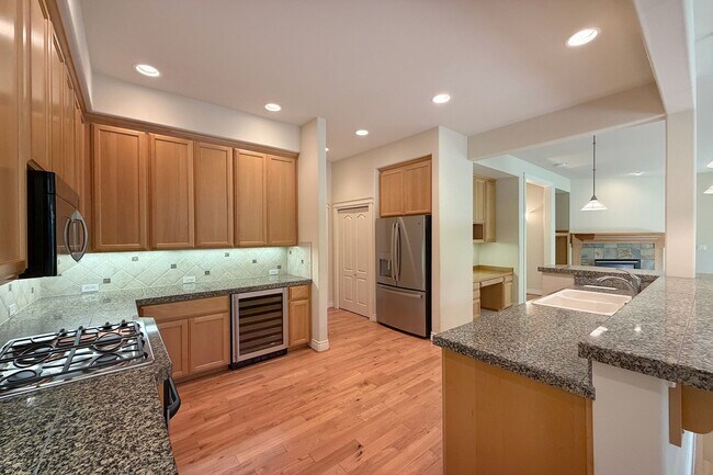 Building Photo - 3Bd/2.5Ba Redmond Home