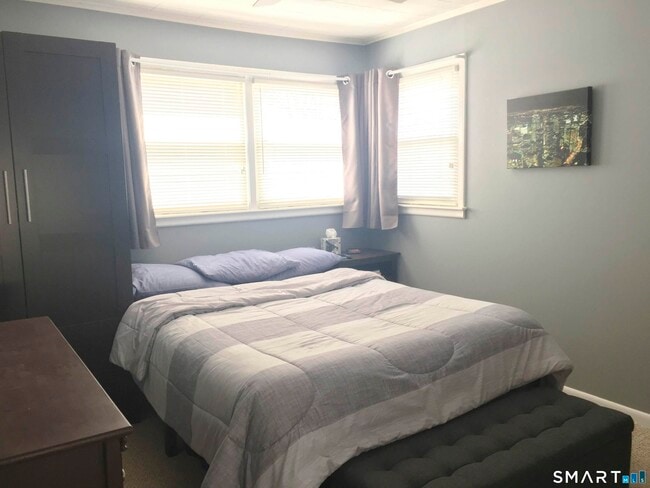 Building Photo - 25 Rena Pl