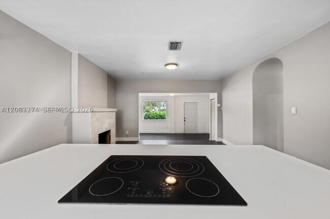 Building Photo - 534 NW 50th St