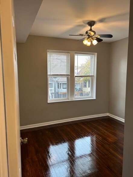 Building Photo - 2037 N Kildare Ave