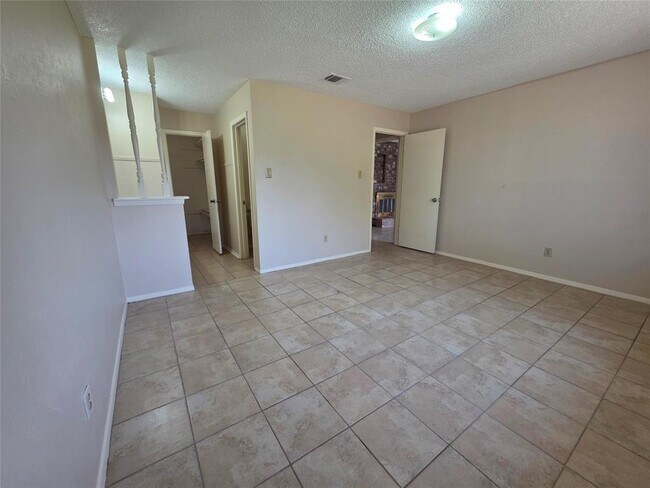 Building Photo - 6606 Northleaf Dr