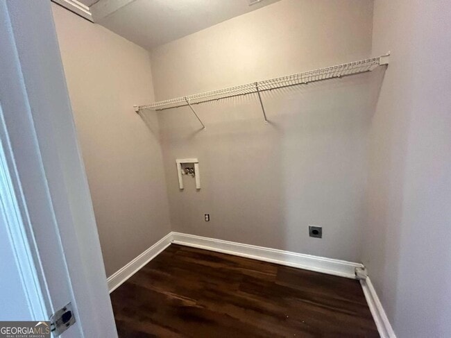 Building Photo - 100 Fair Oaks Dr