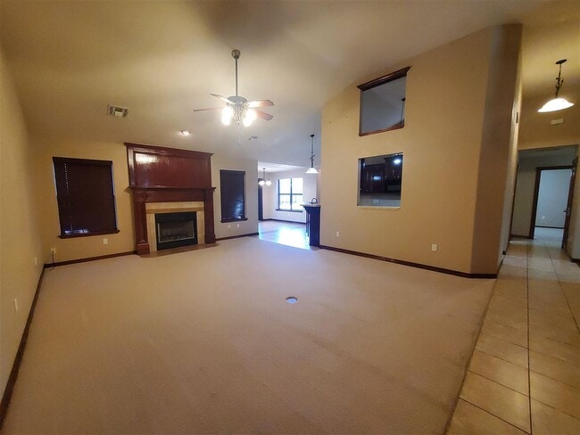 Building Photo - 2802 NE Scottsdale Cir
