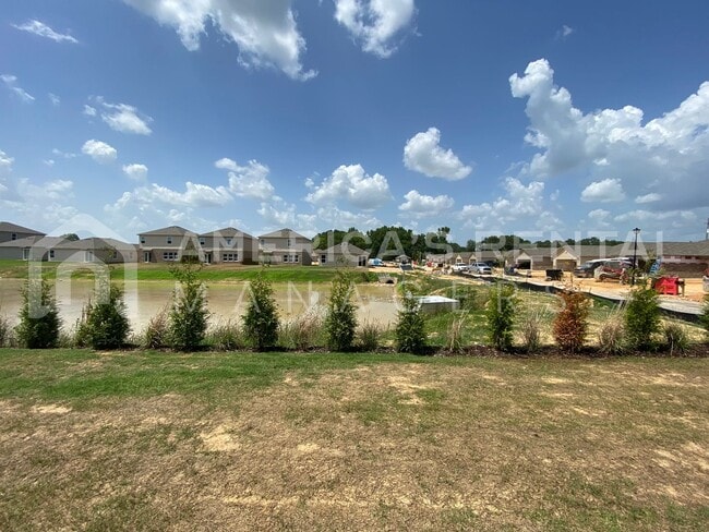 Building Photo - 52 Cottage Ln