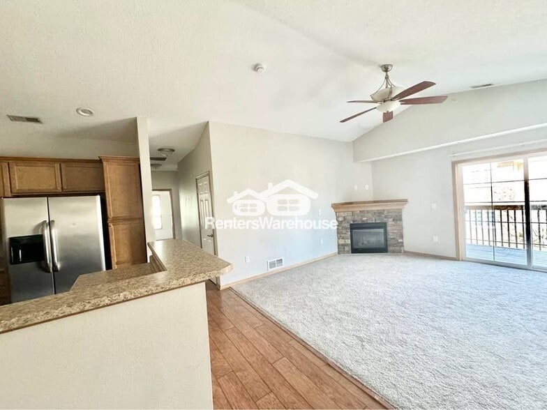 Building Photo - 2000 Meadow Ct