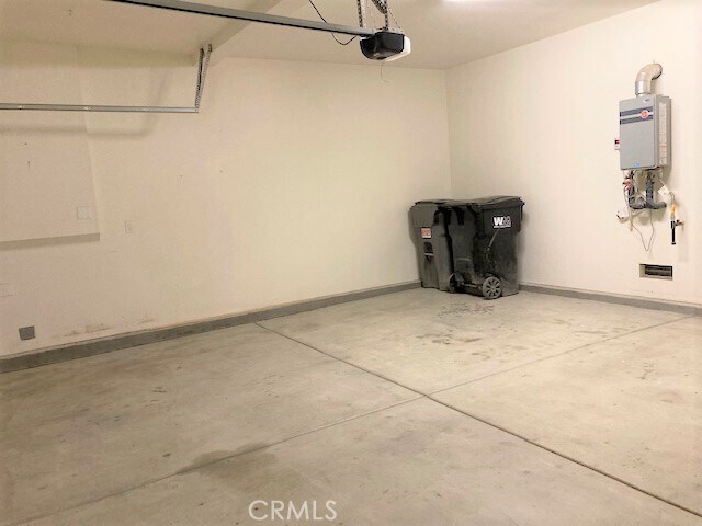 Building Photo - 6105 Rosewood Way