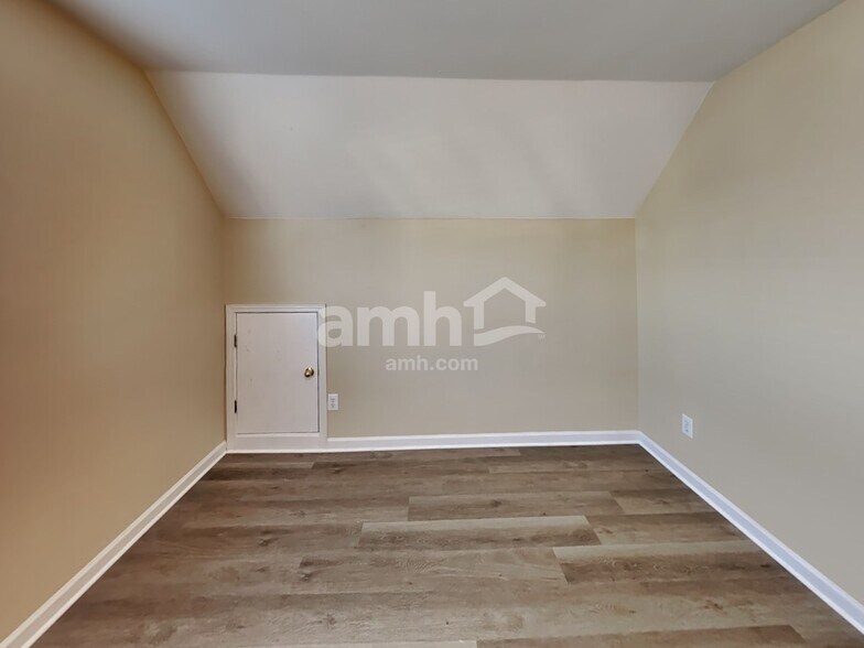 Building Photo - 6483 Grand Hickory Dr