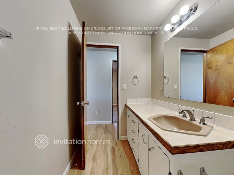 Building Photo - 5017 N Lexington St