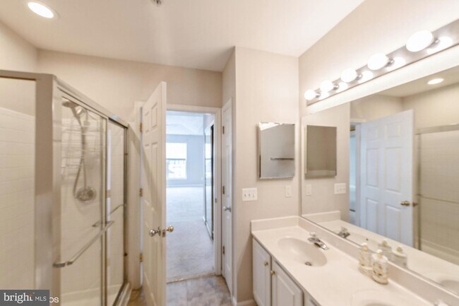 Building Photo - 25340 Lake Mist Square