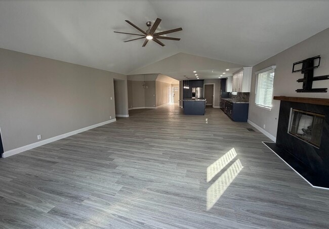 Building Photo - 1958 Windward Point