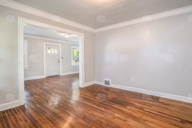 Building Photo - 5517 Woodland Ave