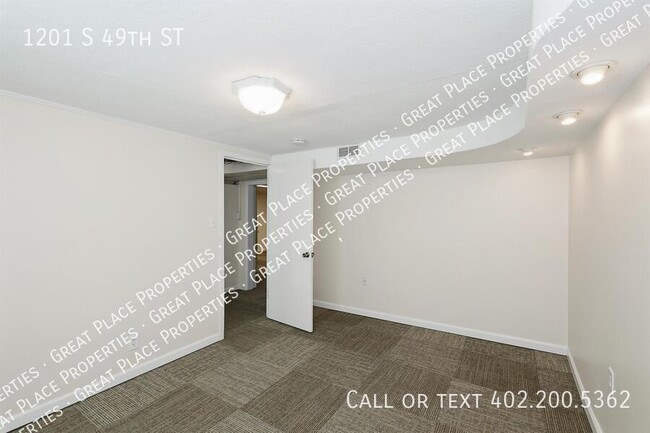 Building Photo - 1201 S 49th St