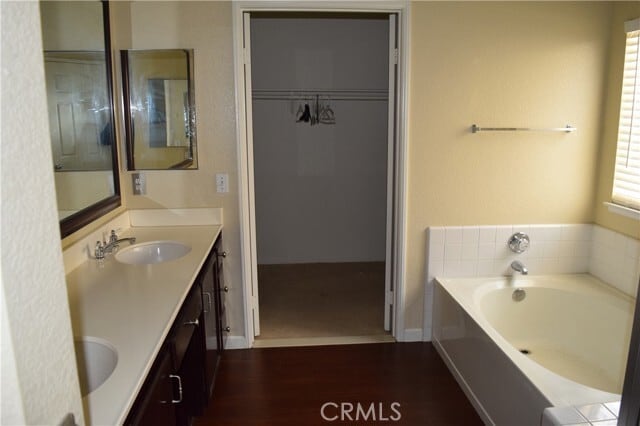 Building Photo - 573 E Stephanie Dr