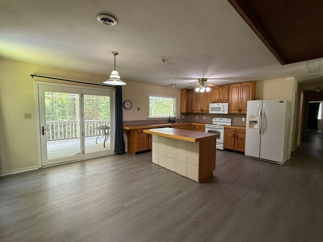 Building Photo - Incredible Home in New Kent County